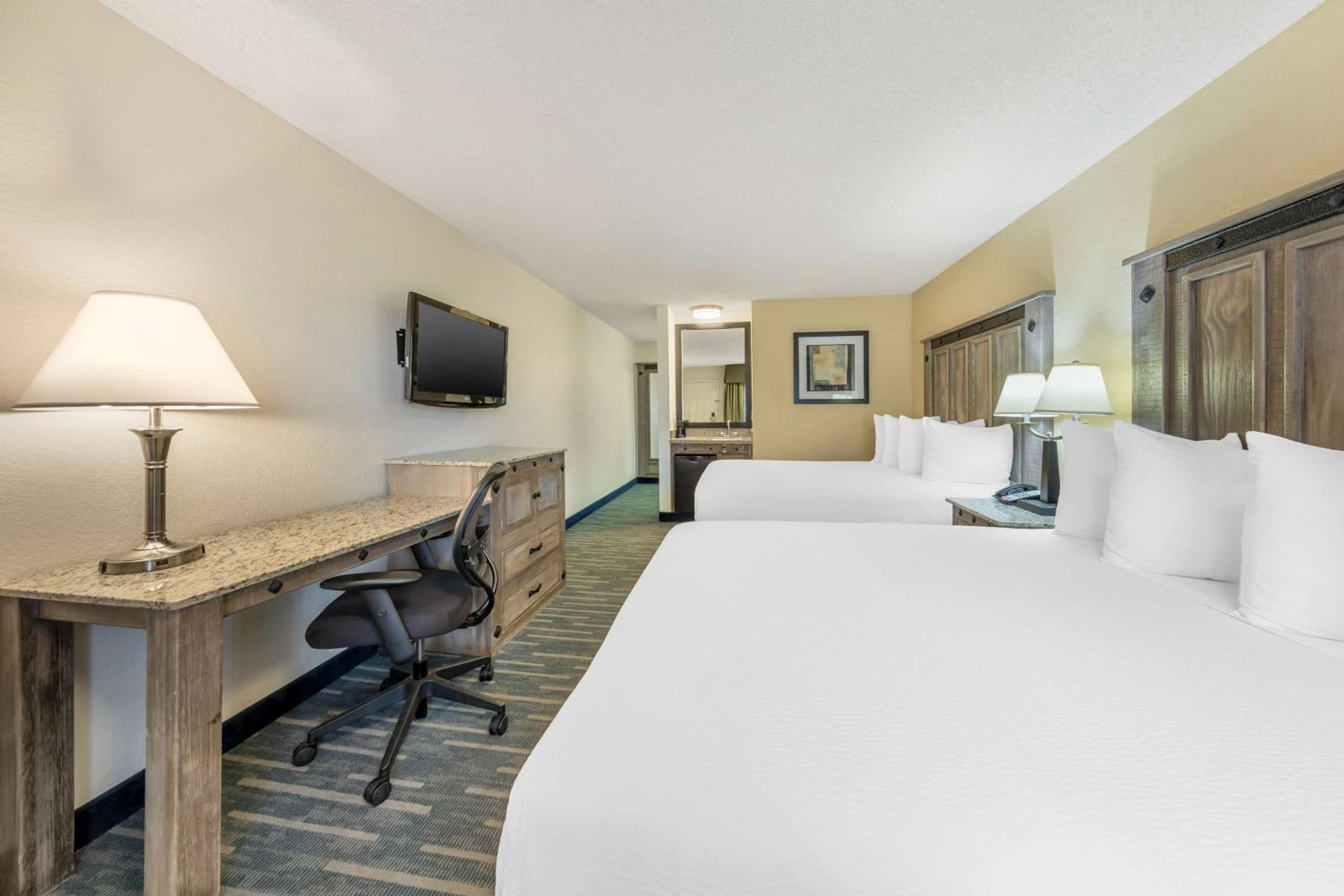 Best Western Americana Inn - Property Image 12