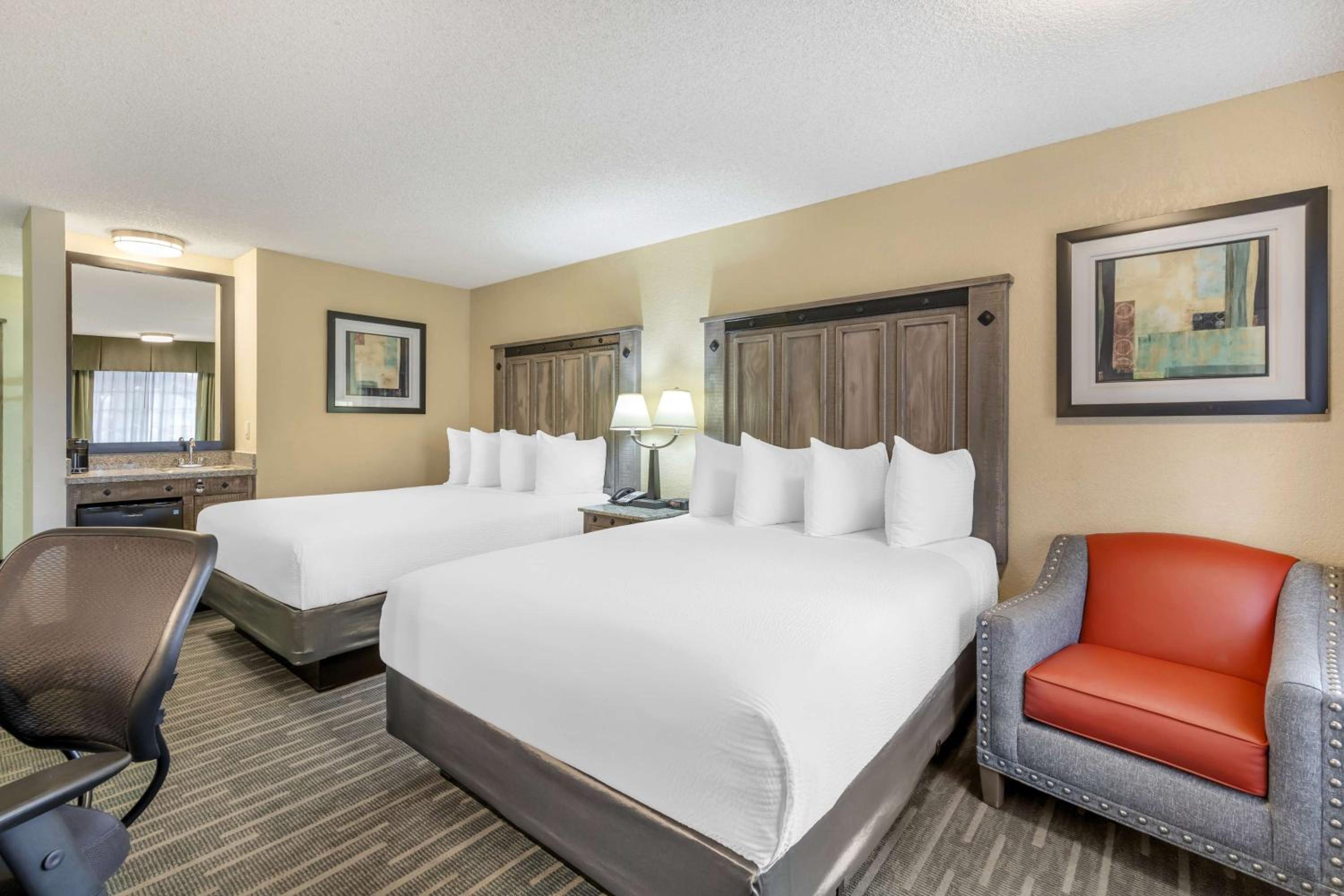 Best Western Americana Inn - Property Image 2