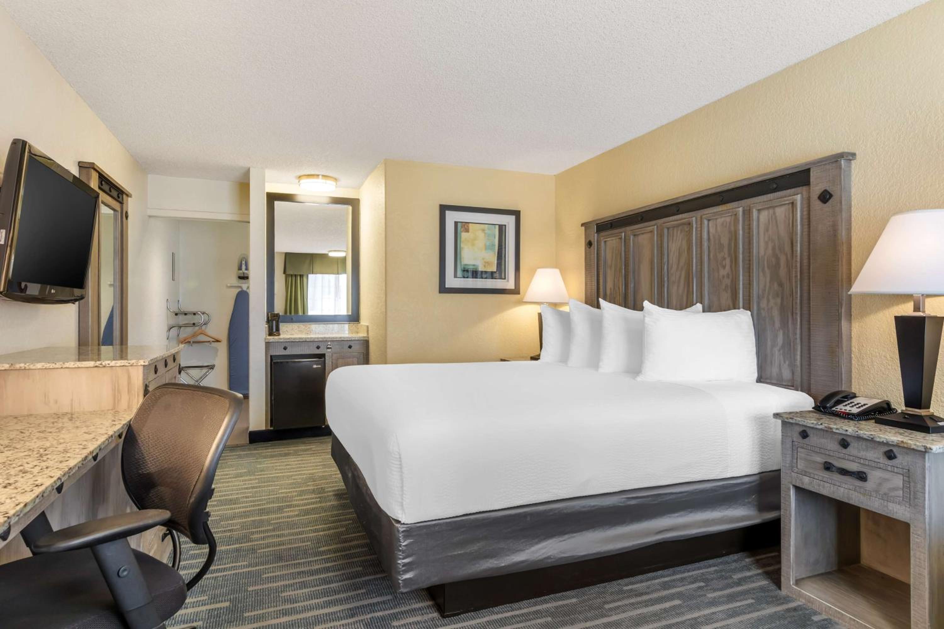 Best Western Americana Inn - Property Image 3