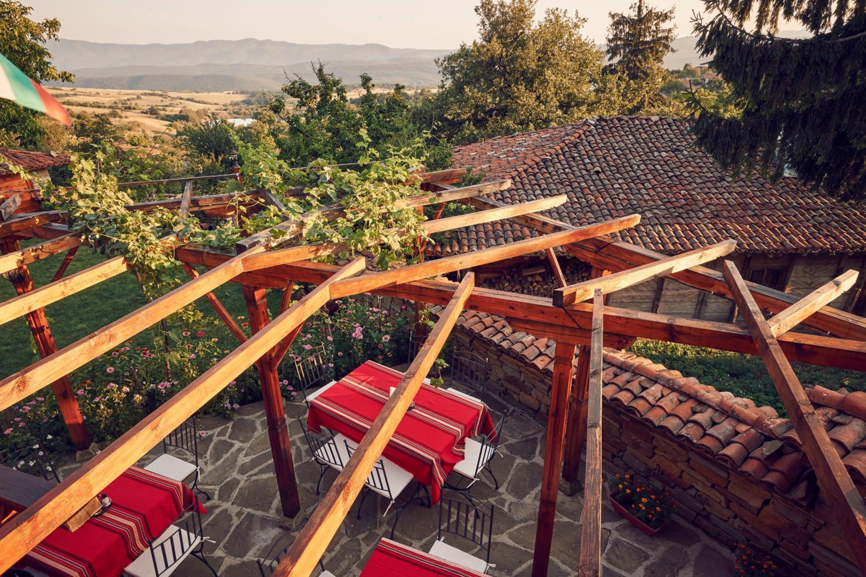 Yovina House Zheravna