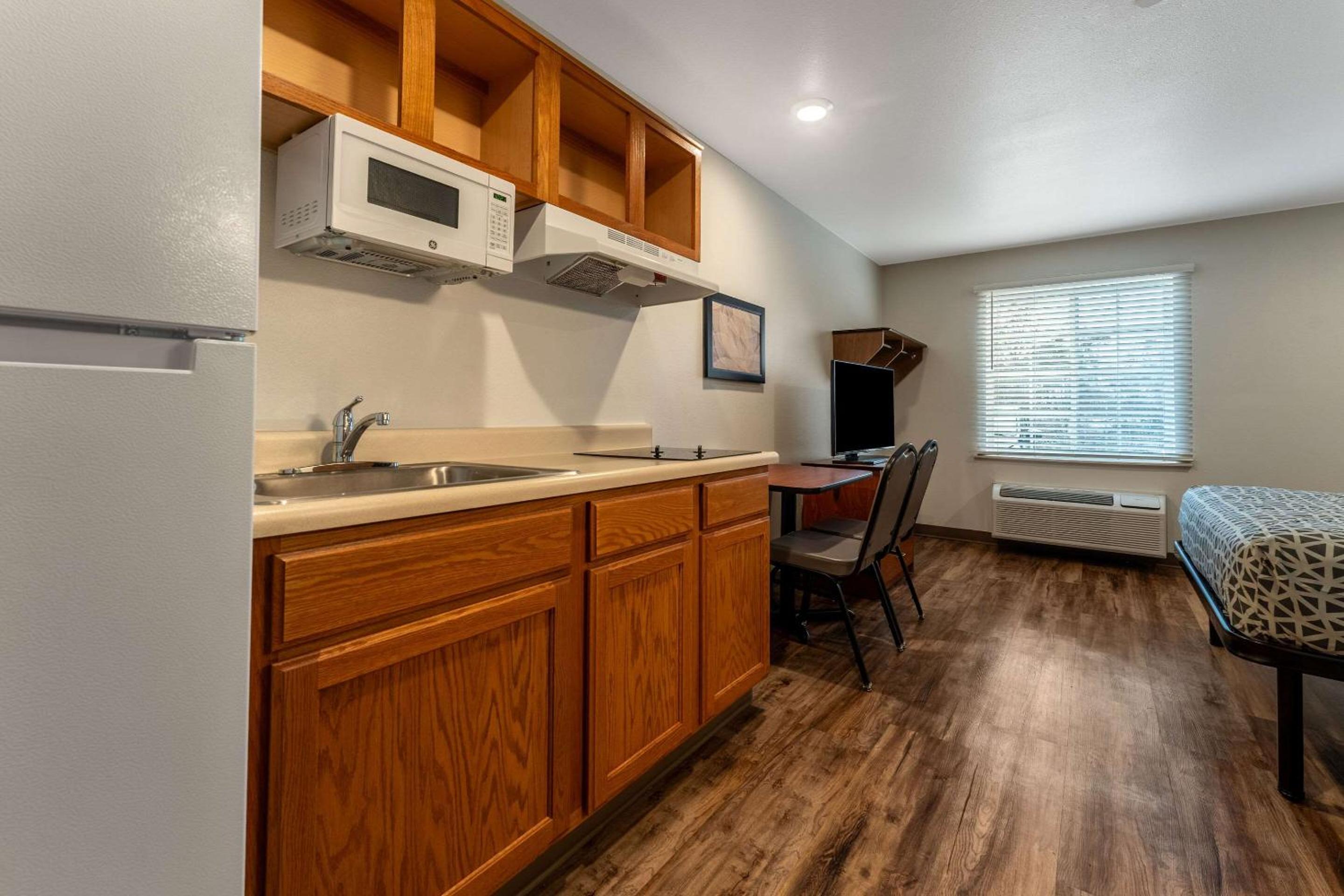 WoodSpring Suites Macon North