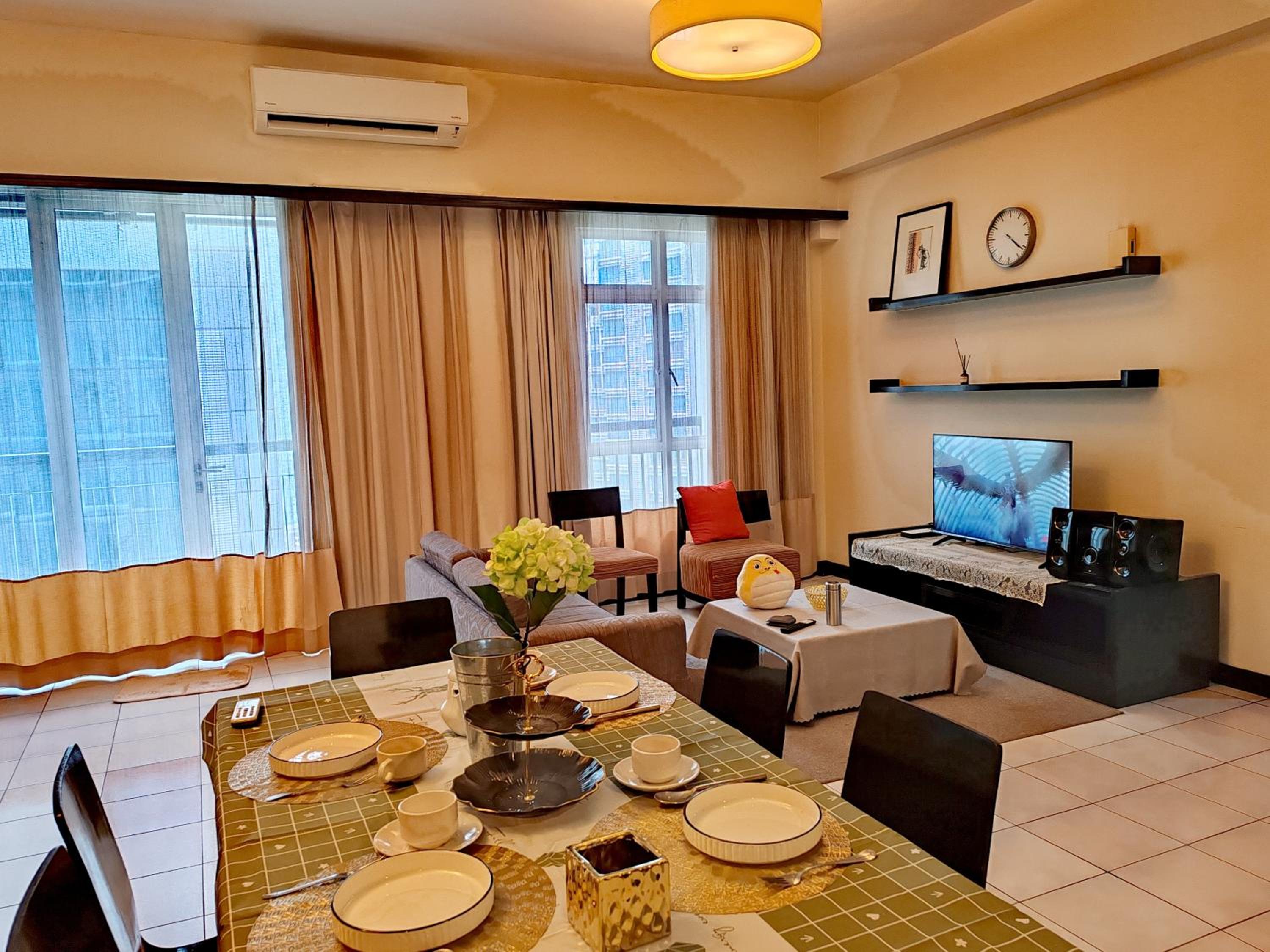 9 Bukit Bintang 5 minutes to Alor Street Seri Bukit Ceylon 2R2B 8 pax