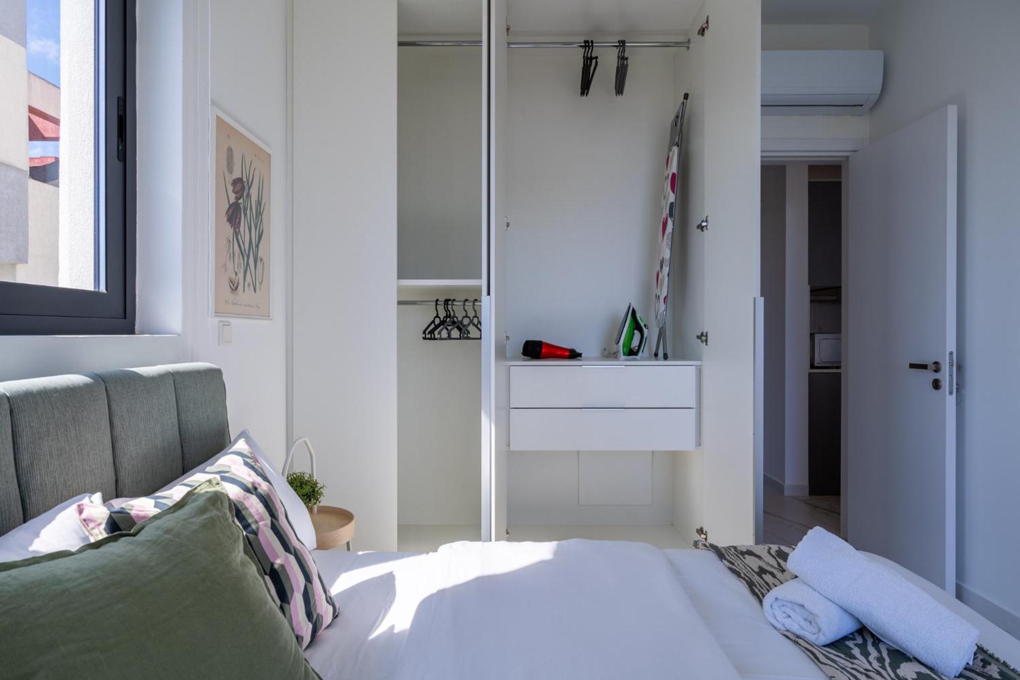 Ivory 1-BR Apartment in Aradipou