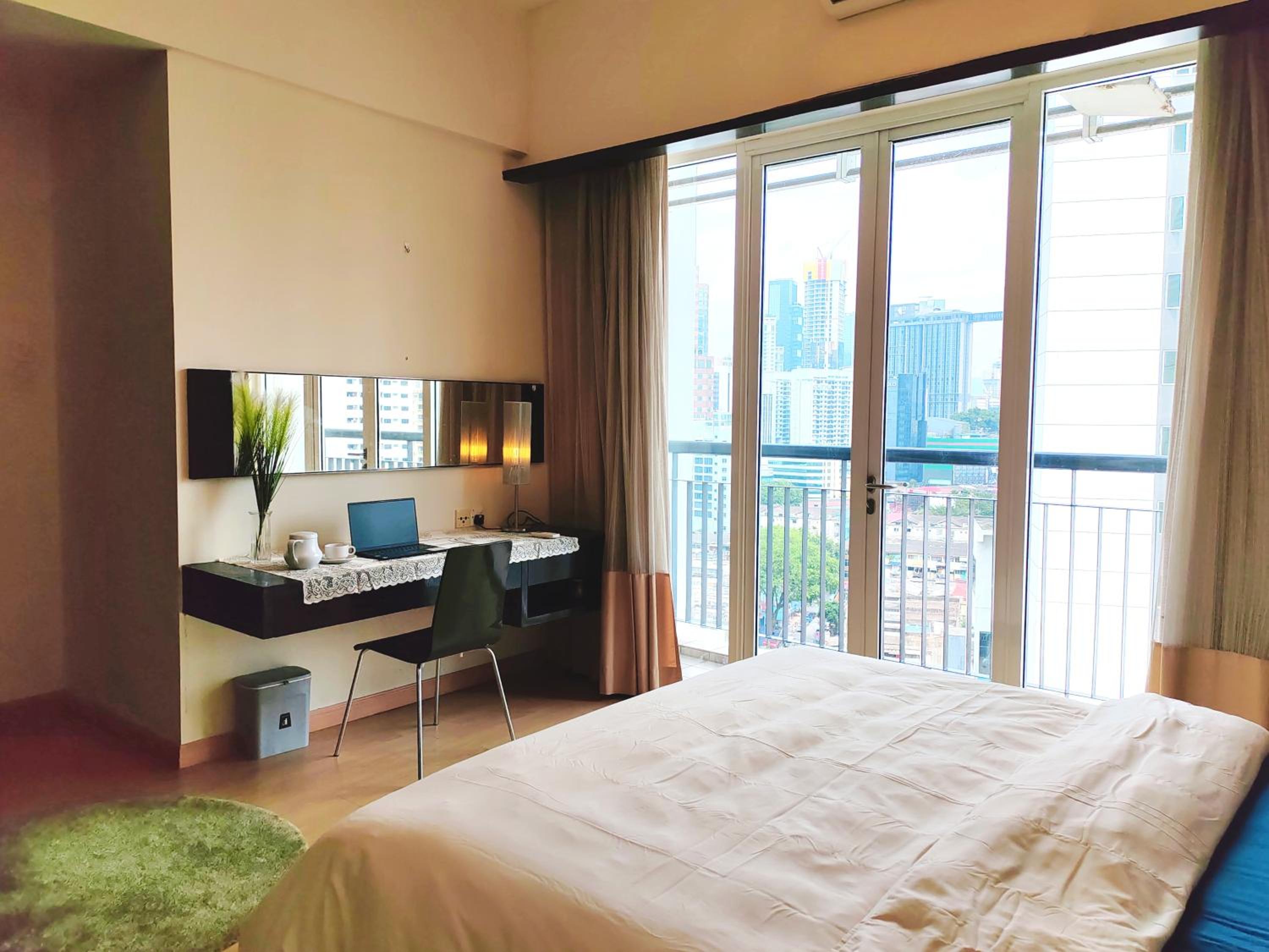 9 Bukit Bintang 5 minutes to Alor Street Seri Bukit Ceylon 2R2B 8 pax