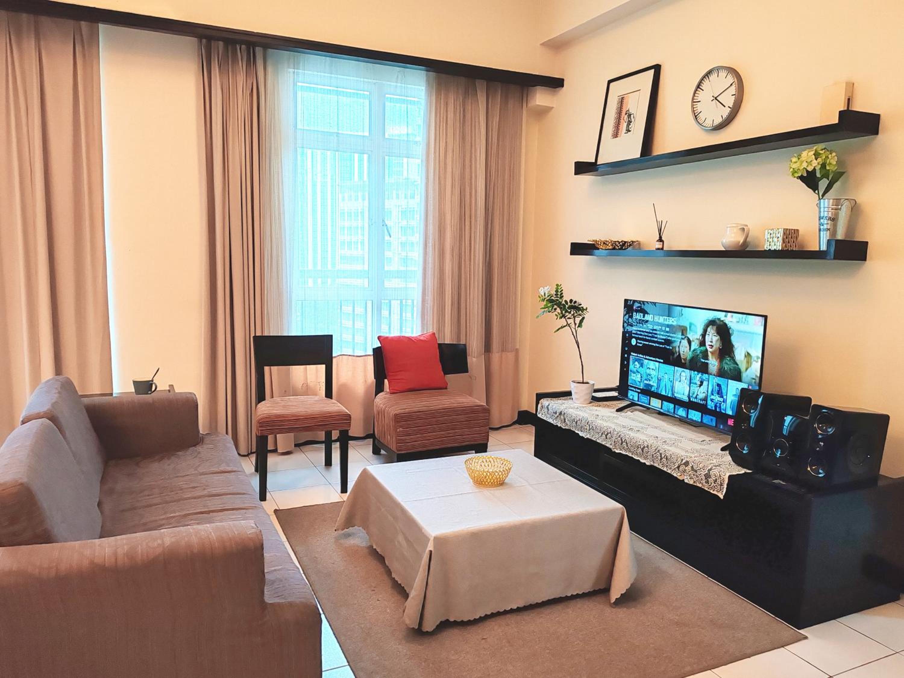 9 Bukit Bintang 5 minutes to Alor Street Seri Bukit Ceylon 2R2B 8 pax