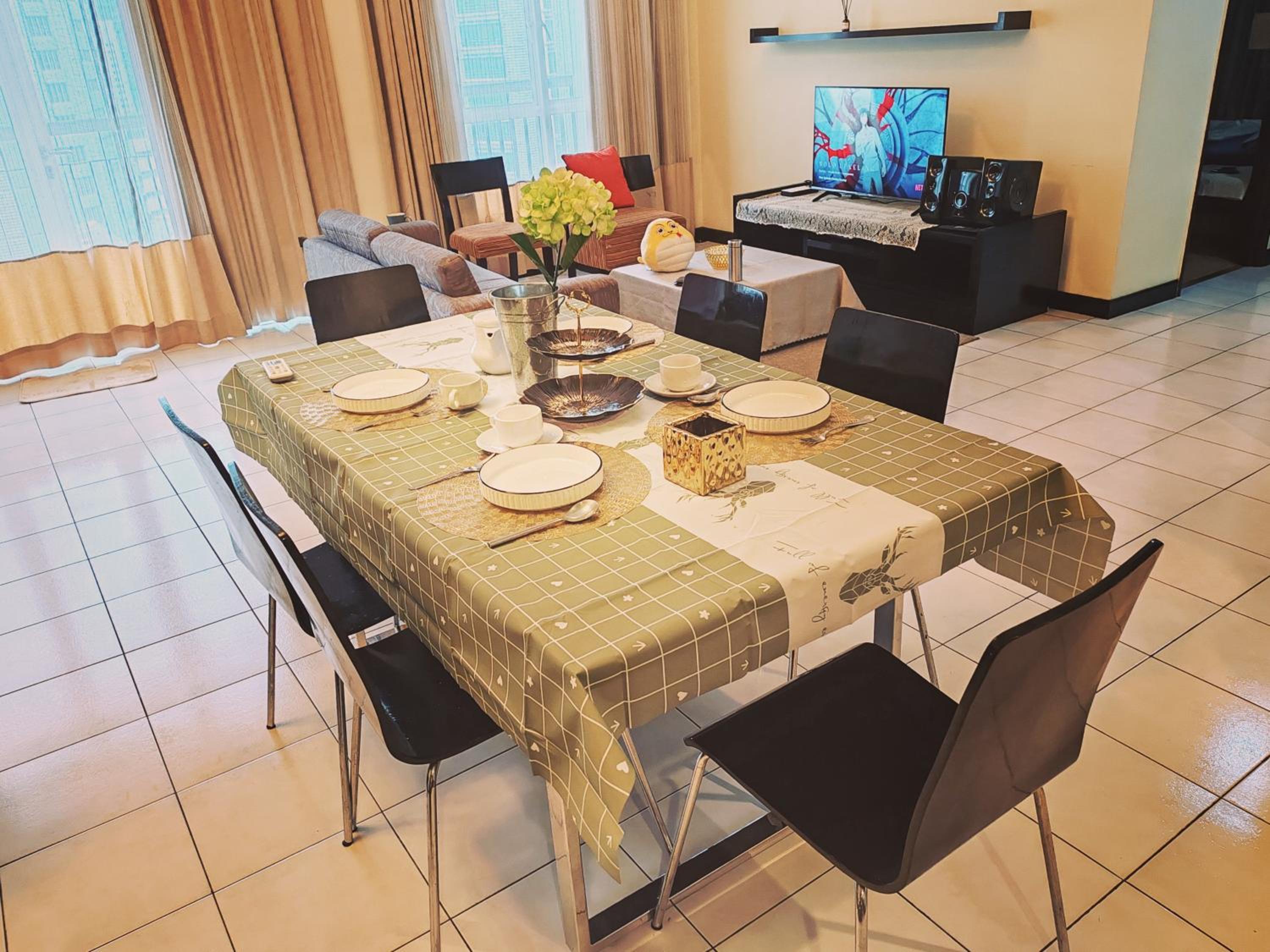 9 Bukit Bintang 5 minutes to Alor Street Seri Bukit Ceylon 2R2B 8 pax