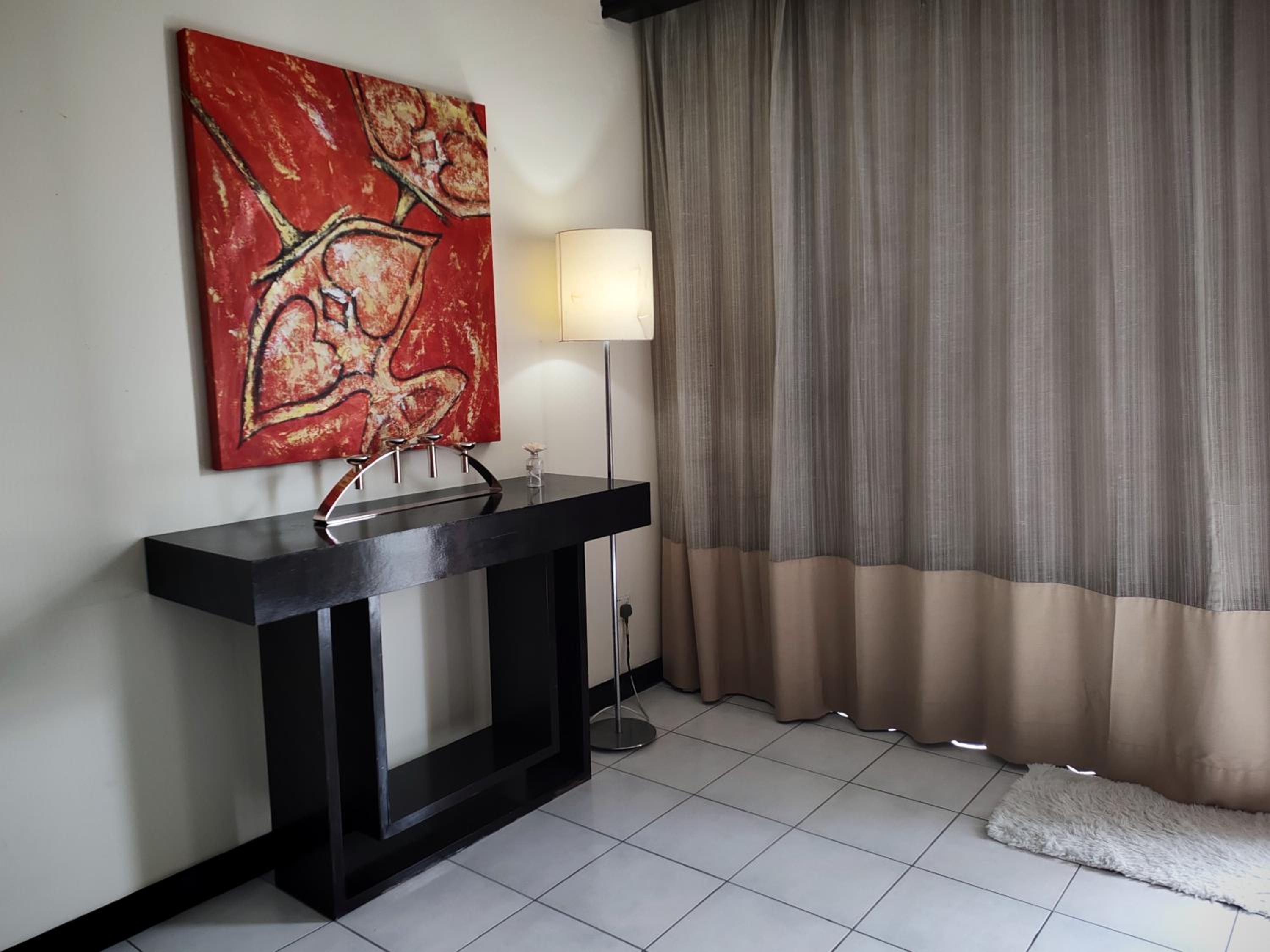 9 Bukit Bintang 5 minutes to Alor Street Seri Bukit Ceylon 2R2B 8 pax