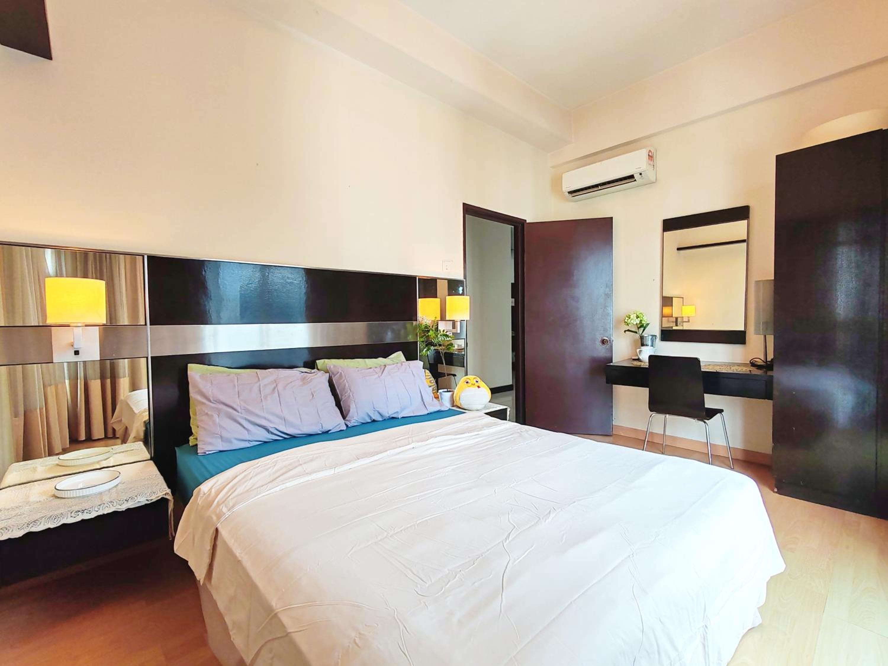 9 Bukit Bintang 5 minutes to Alor Street Seri Bukit Ceylon 2R2B 8 pax