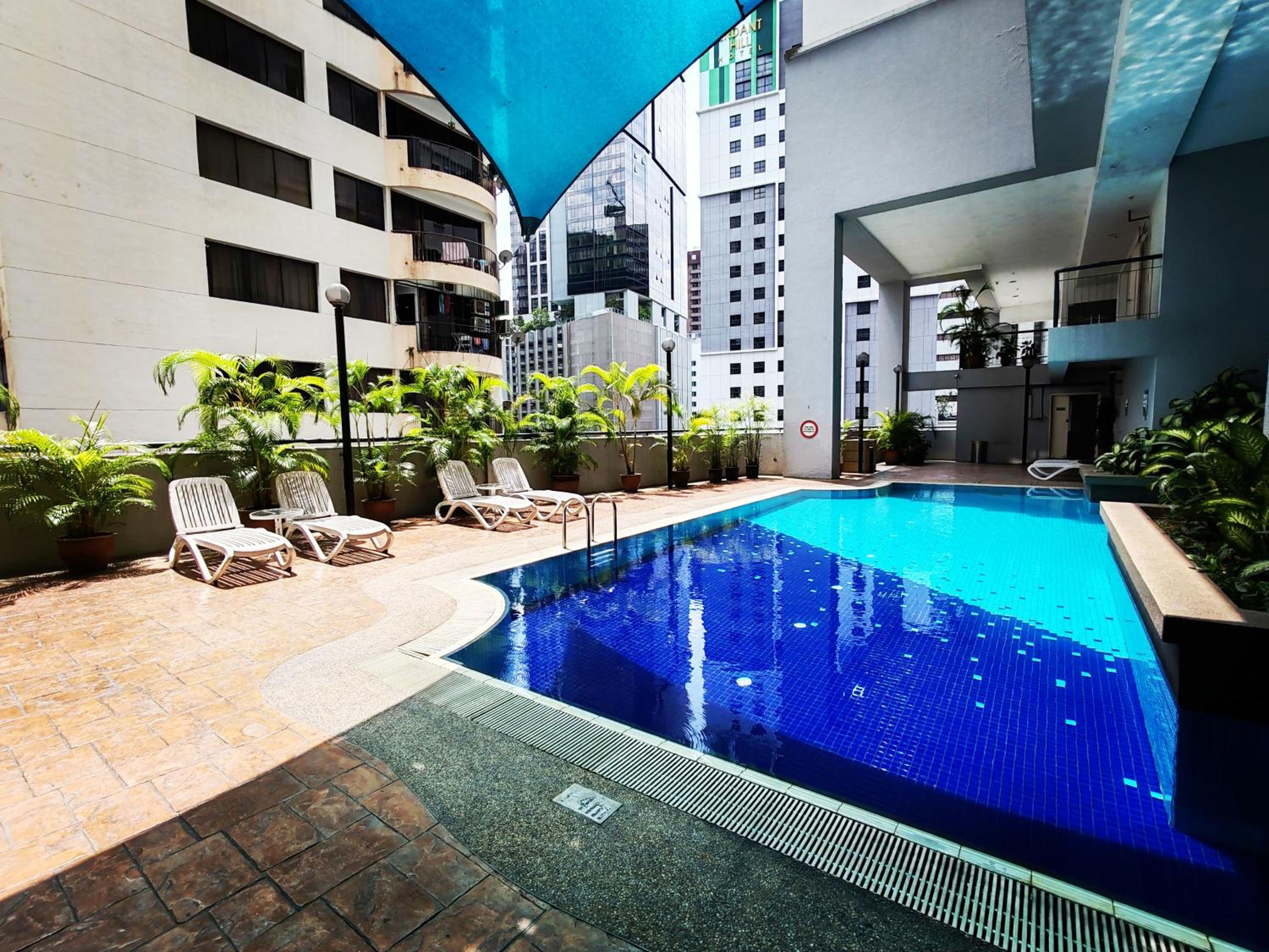 9 Bukit Bintang 5 minutes to Alor Street Seri Bukit Ceylon 2R2B 8 pax