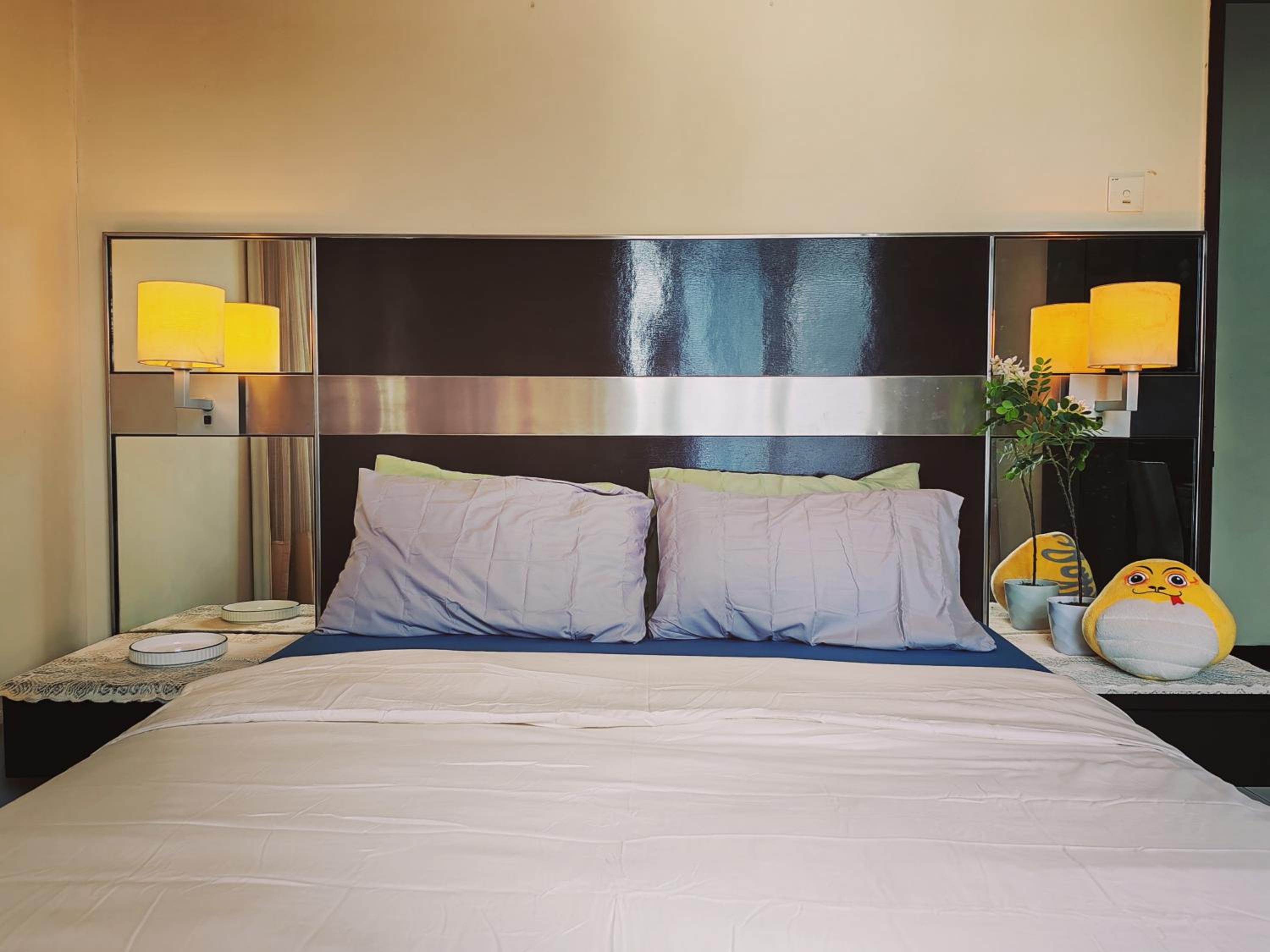 9 Bukit Bintang 5 minutes to Alor Street Seri Bukit Ceylon 2R2B 8 pax