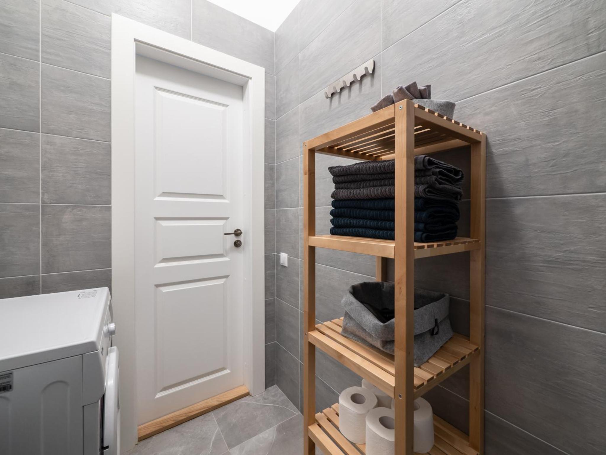Quiet Former Library Studio by Innorental en Rīga