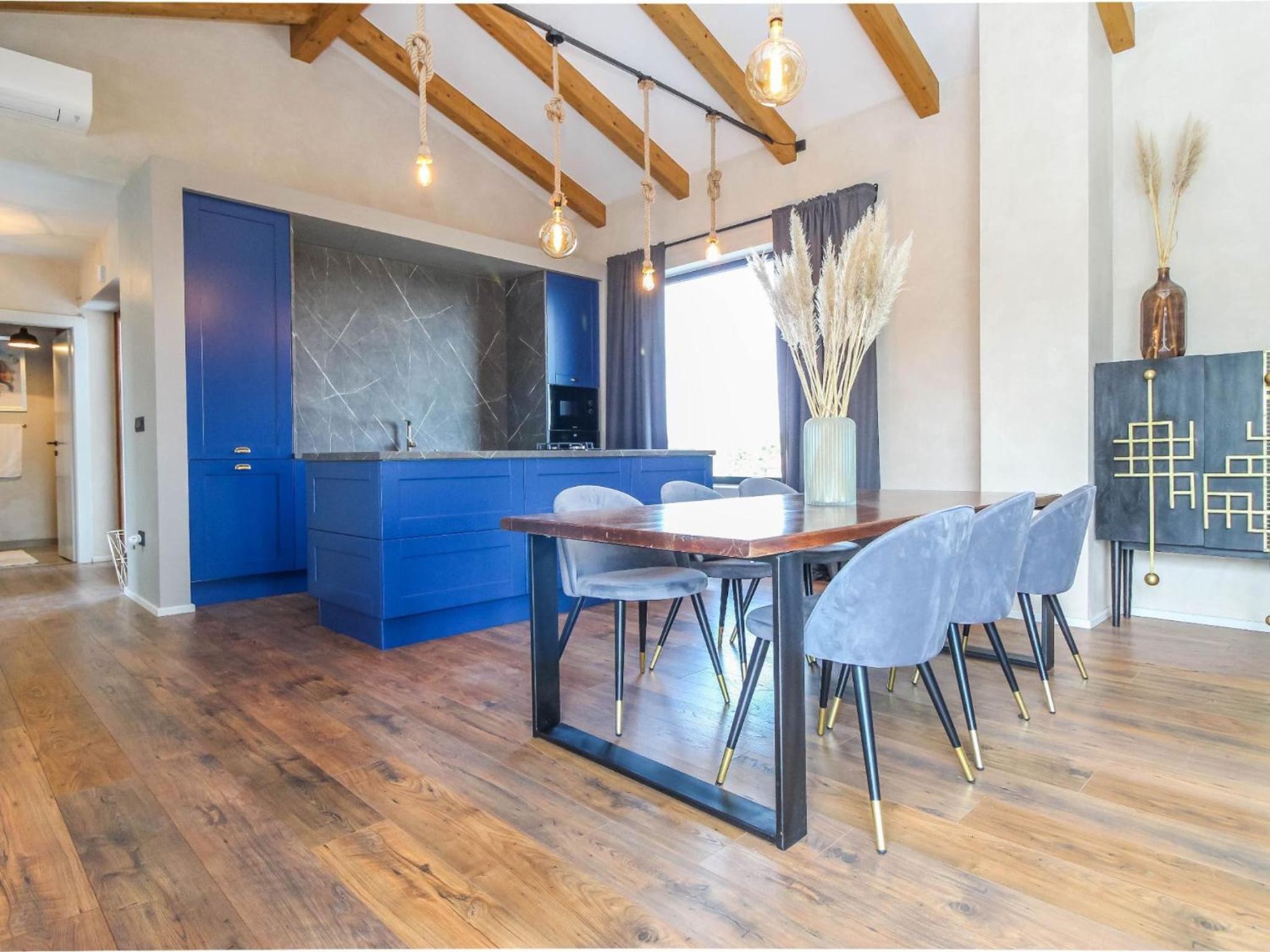 Beautiful Villa Una Sofia with pool in Tinjan