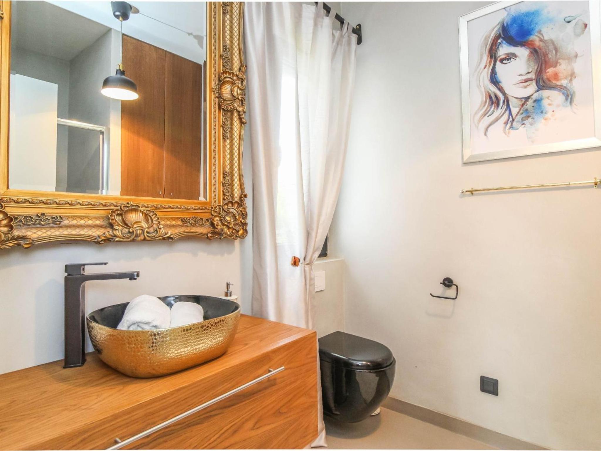 Beautiful Villa Una Sofia with pool in Tinjan