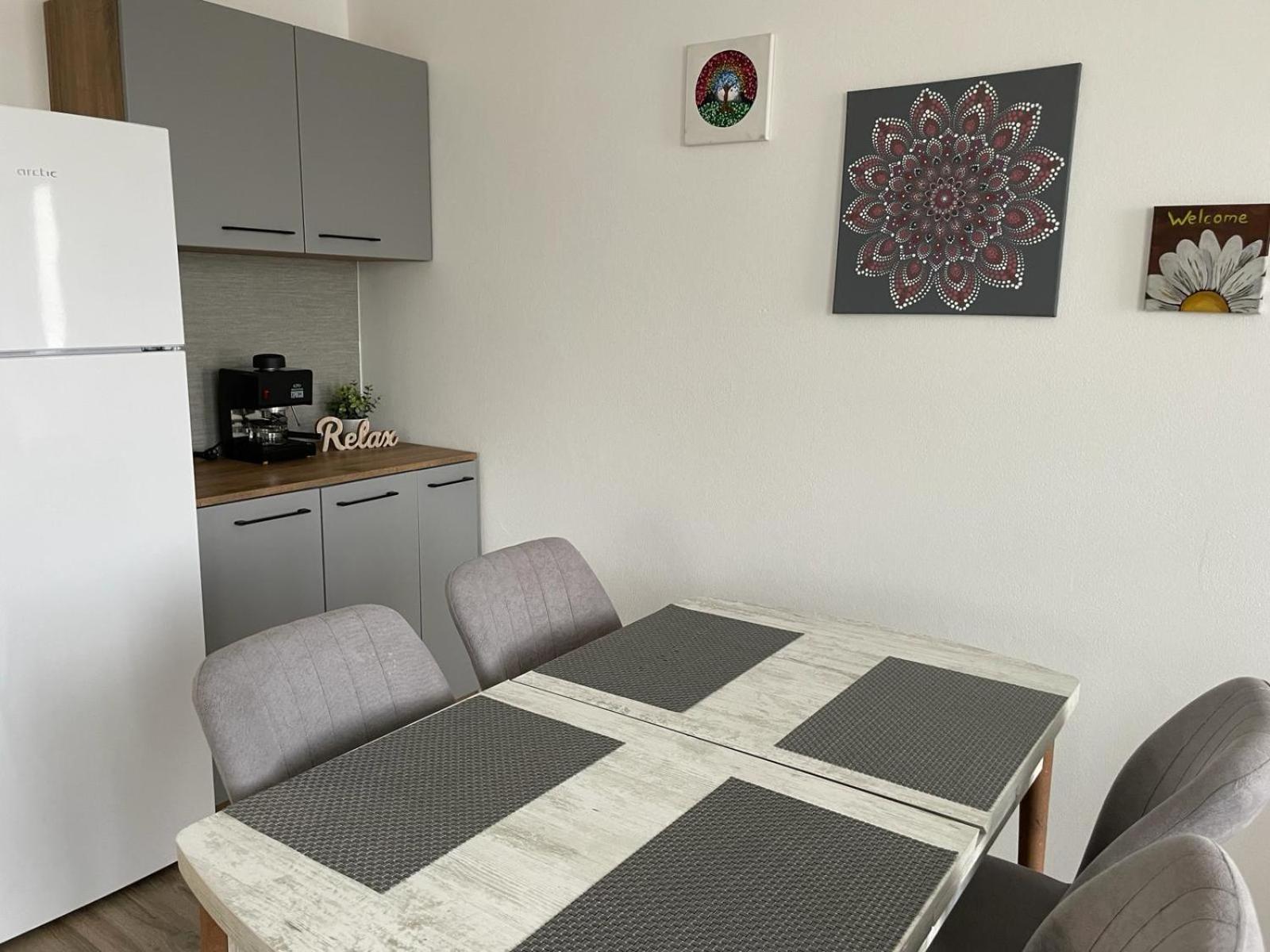 Fenyő Apartman view 3