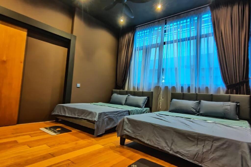 Industrial Design 6pax IN Desa Parkcity WifiTvbox