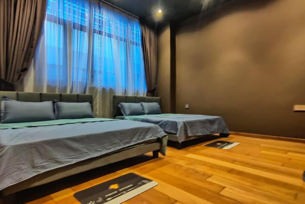 Industrial Design 6pax IN Desa Parkcity WifiTvbox