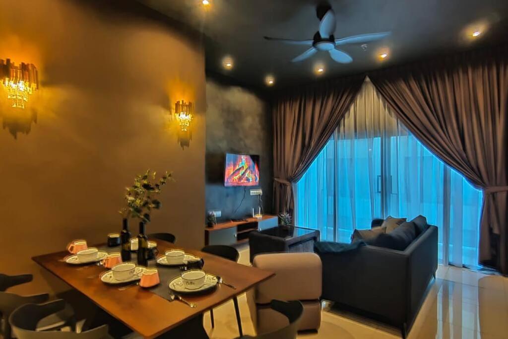 Industrial Design 6pax IN Desa Parkcity WifiTvbox