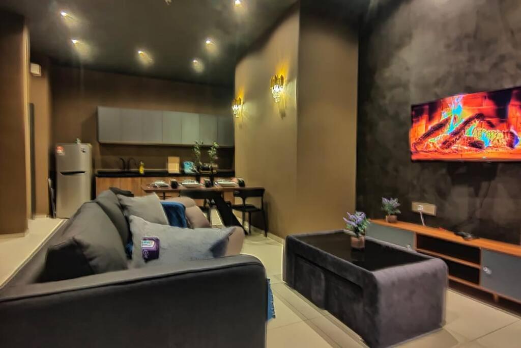 Industrial Design 6pax IN Desa Parkcity WifiTvbox