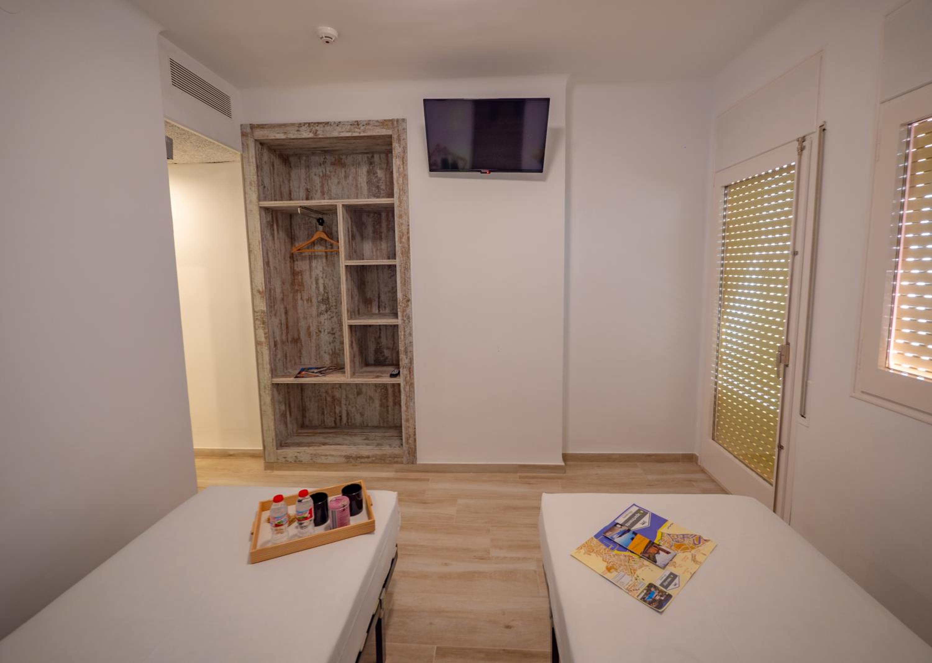 Agi Gloria Rooms