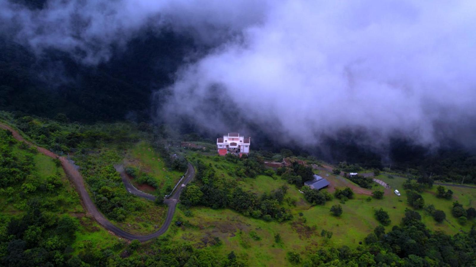 Blossom Bed Resort Vagamon by Lexstays