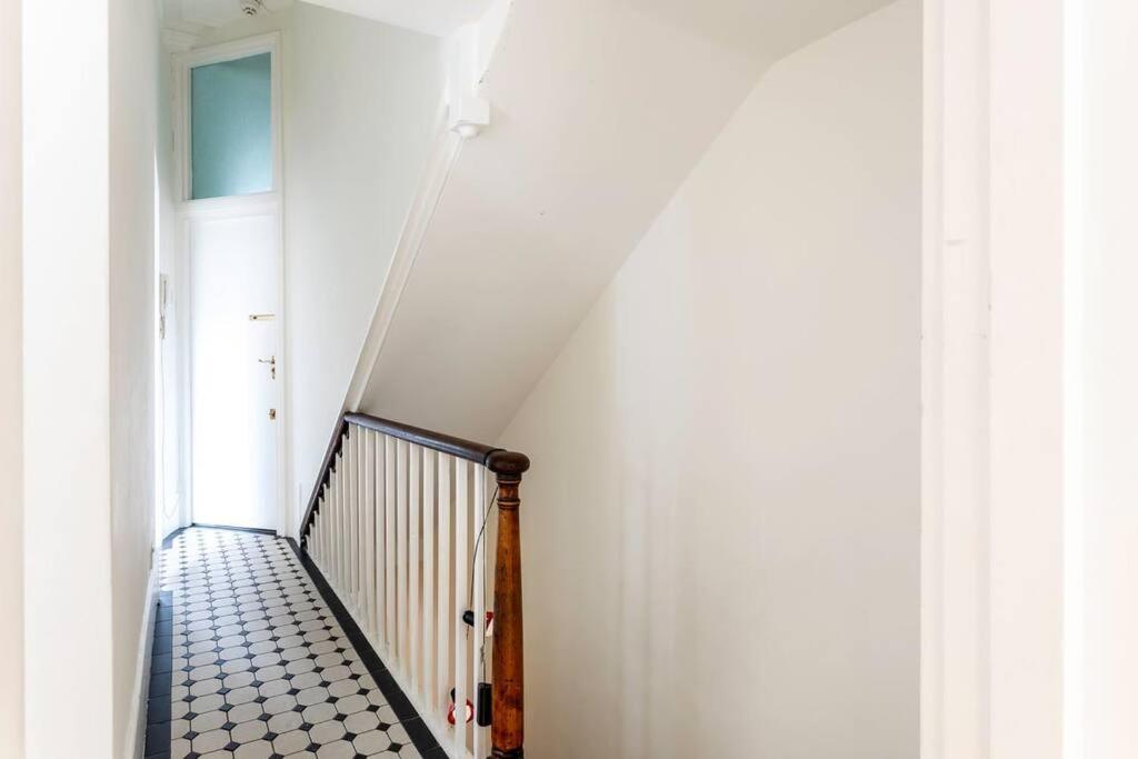 2-bedroom split-level apartment in Notting Hill