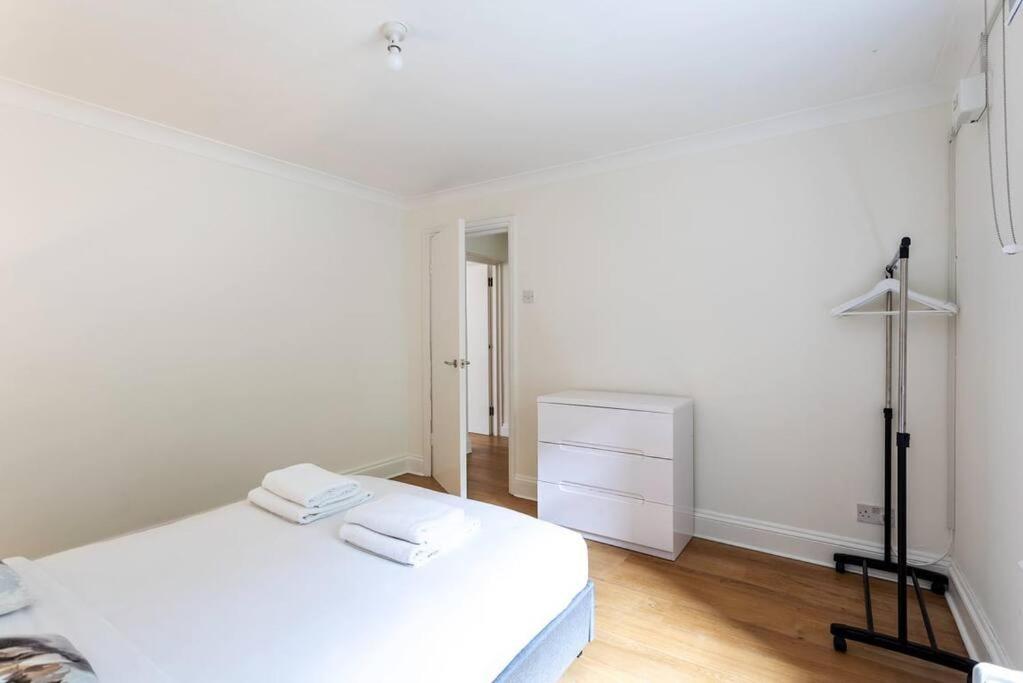 2-bedroom split-level apartment in Notting Hill