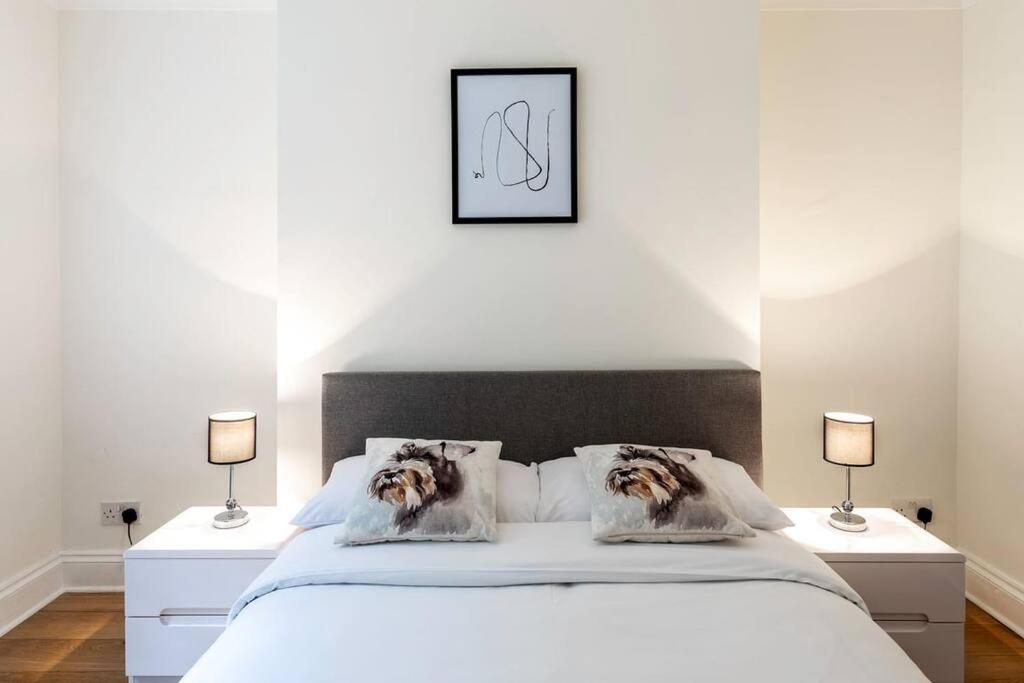 2-bedroom split-level apartment in Notting Hill