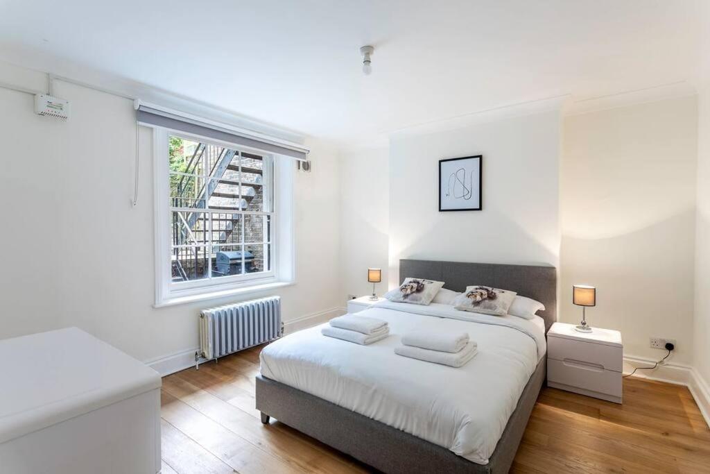 2-bedroom split-level apartment in Notting Hill