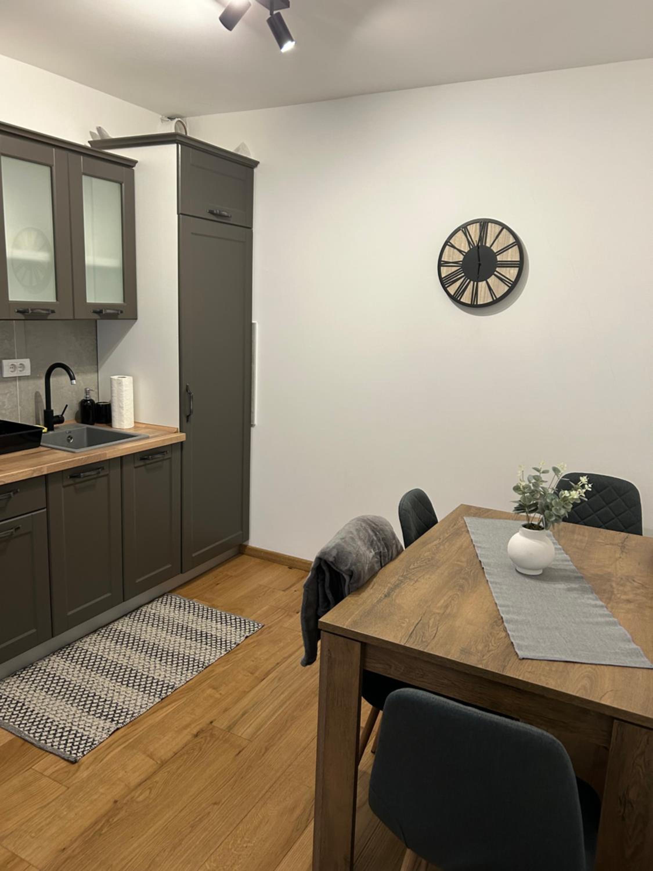 Gray apartman view 3