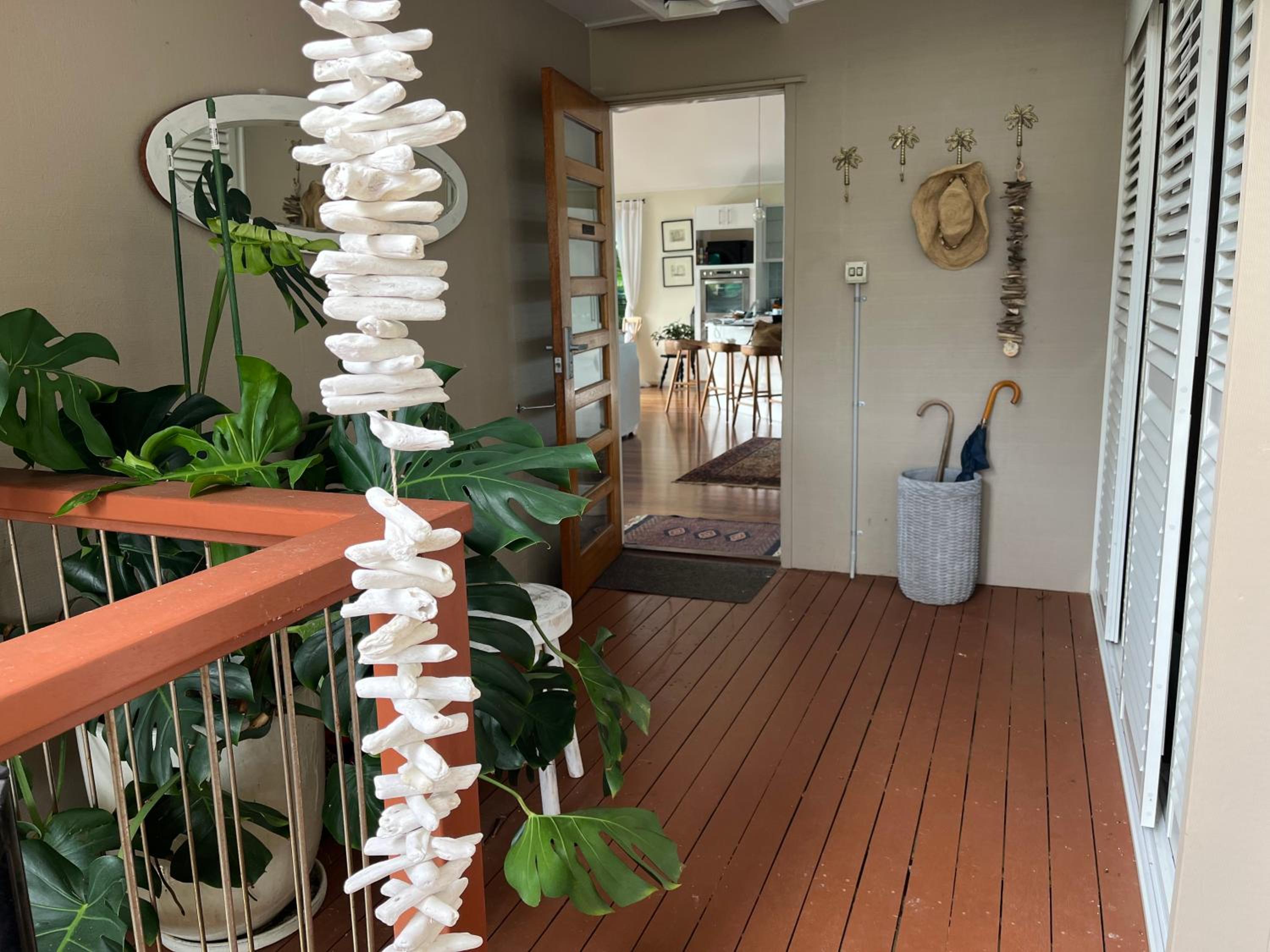 The Cowrie Shell, Hydeaway Bay