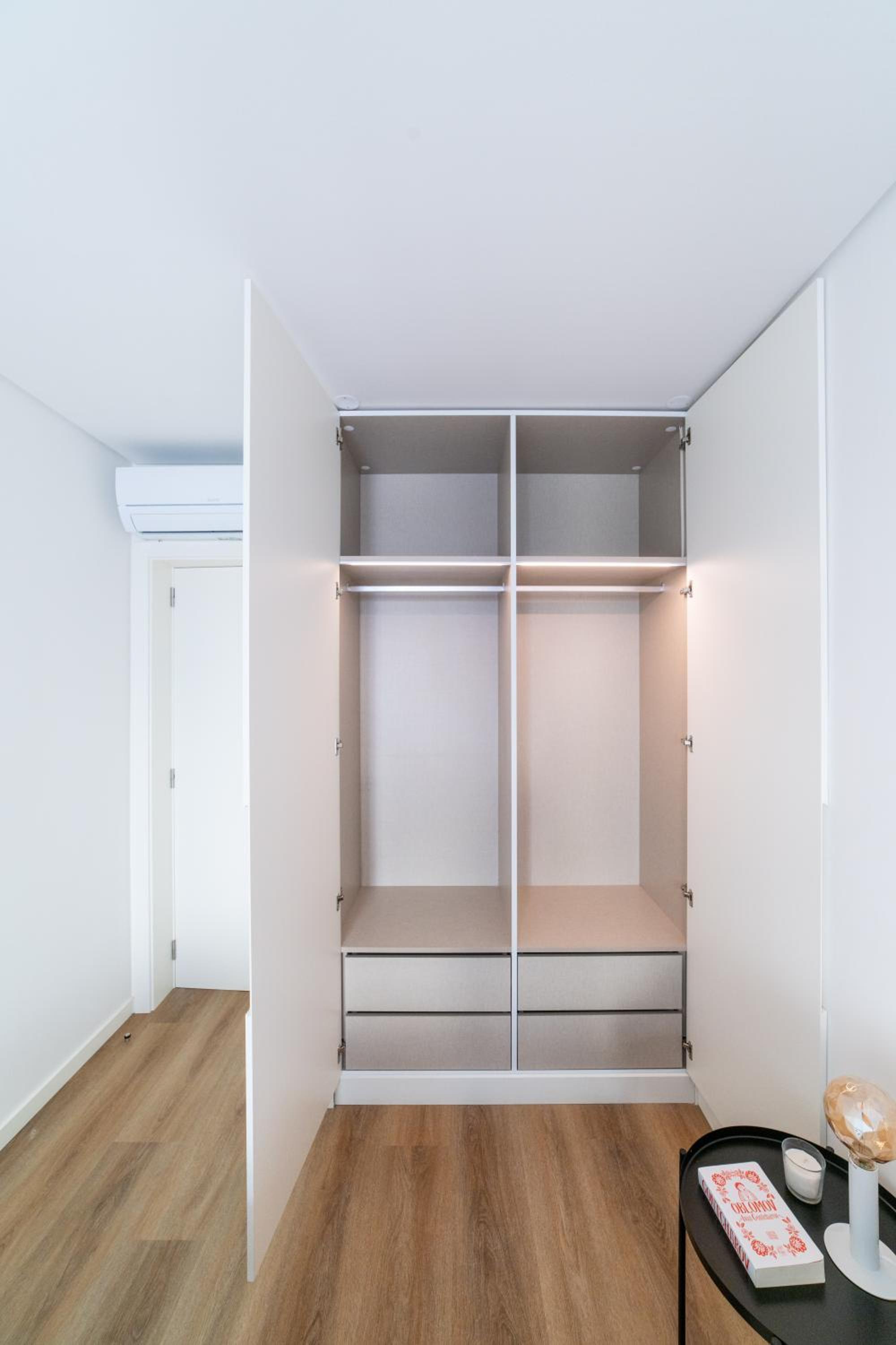 Lusíadas 53 2ºD - Beautiful two-bedroom apartment view 3