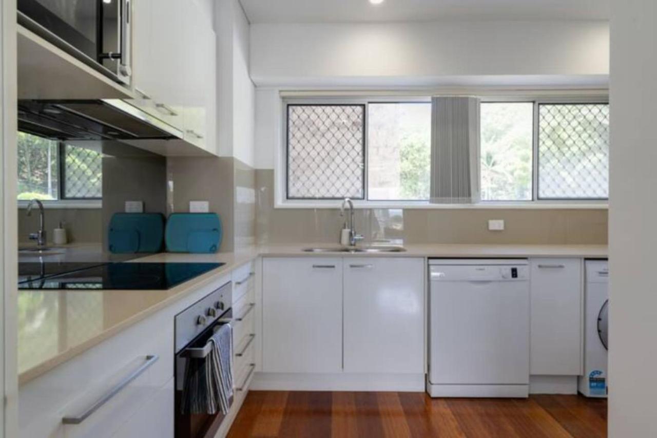 Burleigh Point Beach Vibes 2 bed