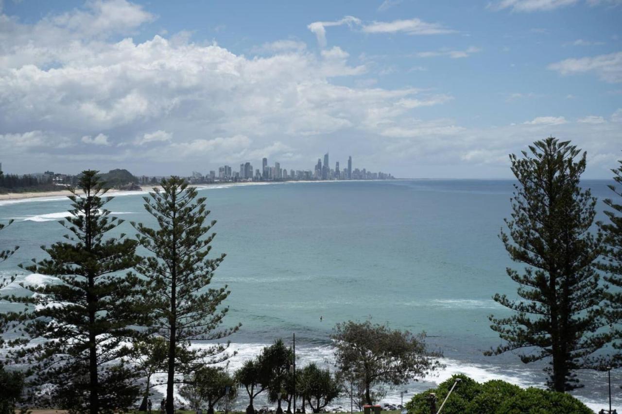 Burleigh Point Beach Vibes 2 bed