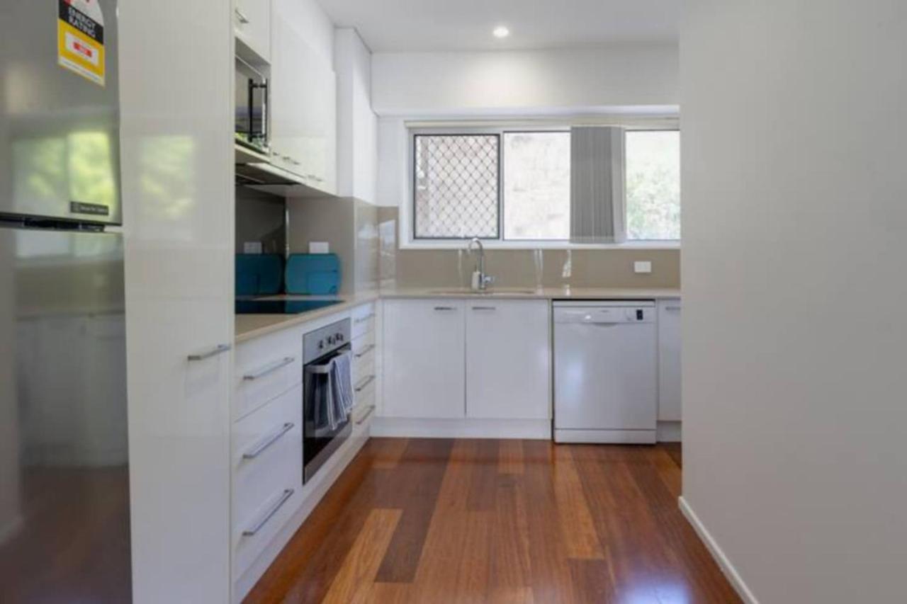 Burleigh Point Beach Vibes 2 bed
