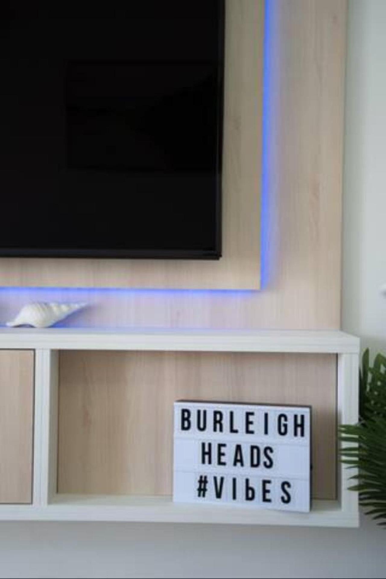 Burleigh Point Beach Vibes 2 bed
