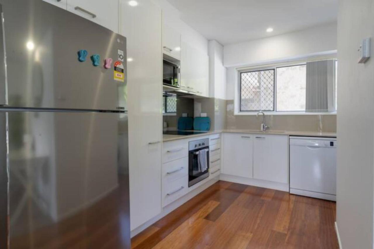 Burleigh Point Beach Vibes 2 bed