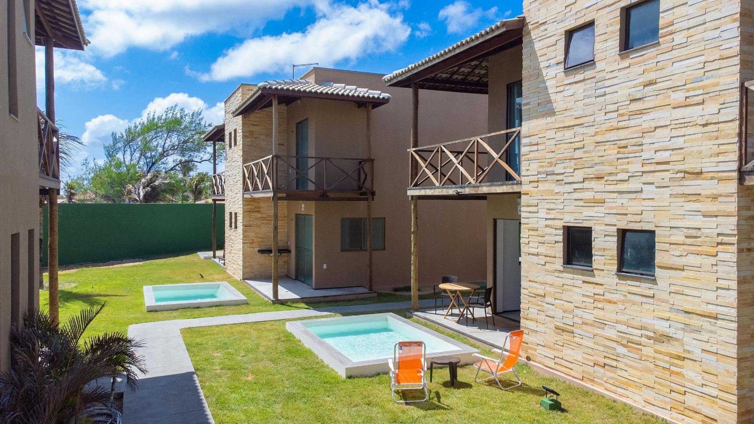 Beachfront Duplex #A12 em Barro Preto by Carpediem