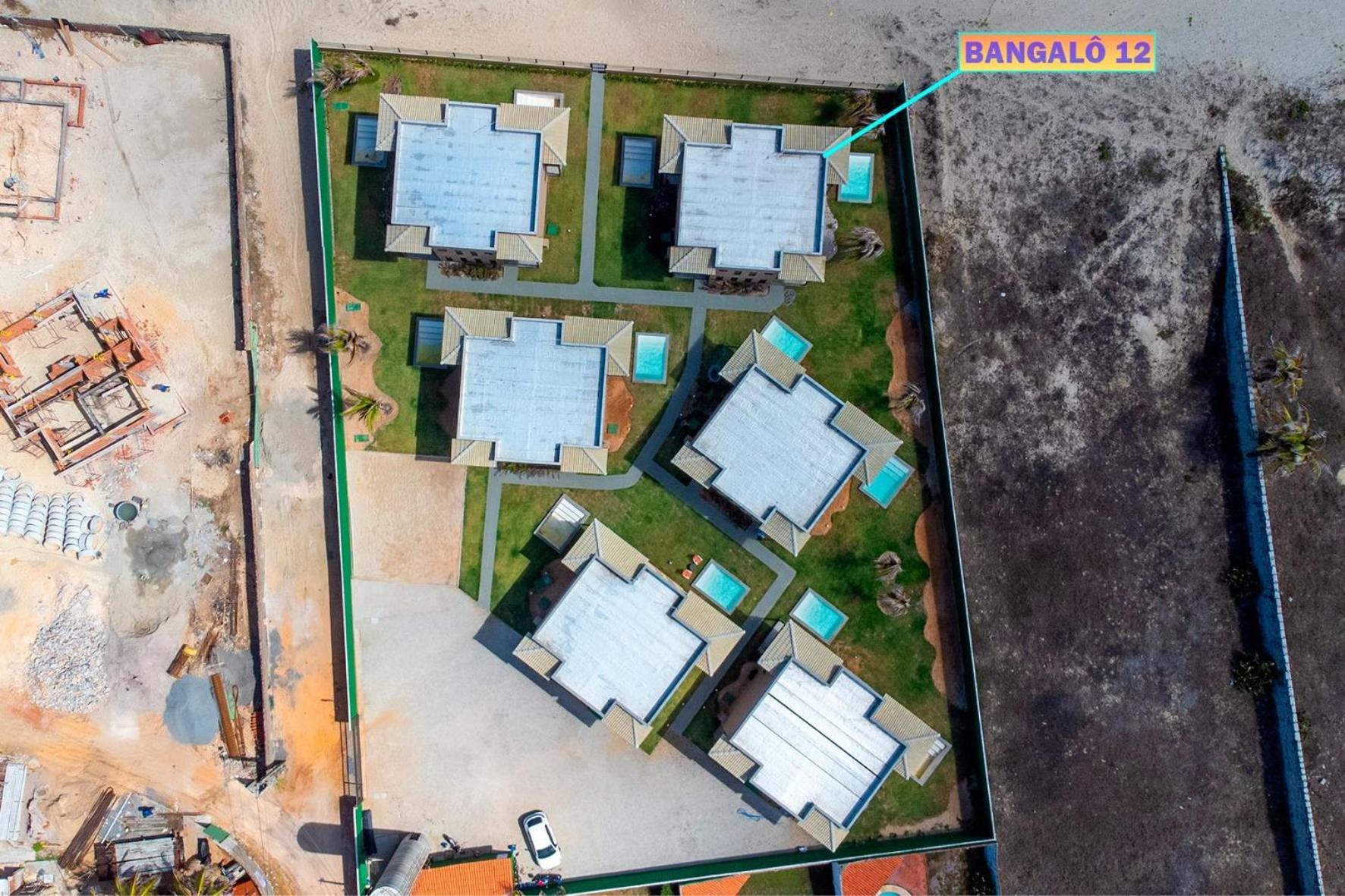 Beachfront Duplex #A12 em Barro Preto by Carpediem
