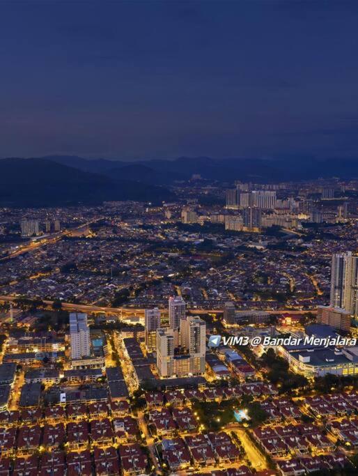 Cozy INS Design 4pax 5min drive to Desa Park City