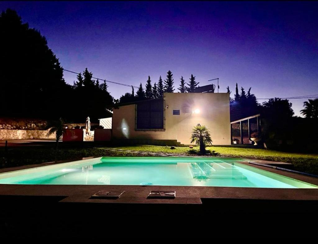 Strelitzia's house with heated pool , private garden and private parking & wi-fi photo 2