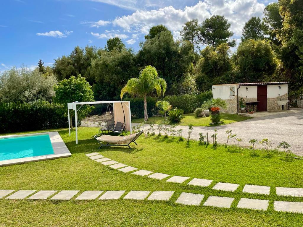 Strelitzia's house with heated pool , private garden and private parking & wi-fi photo 5