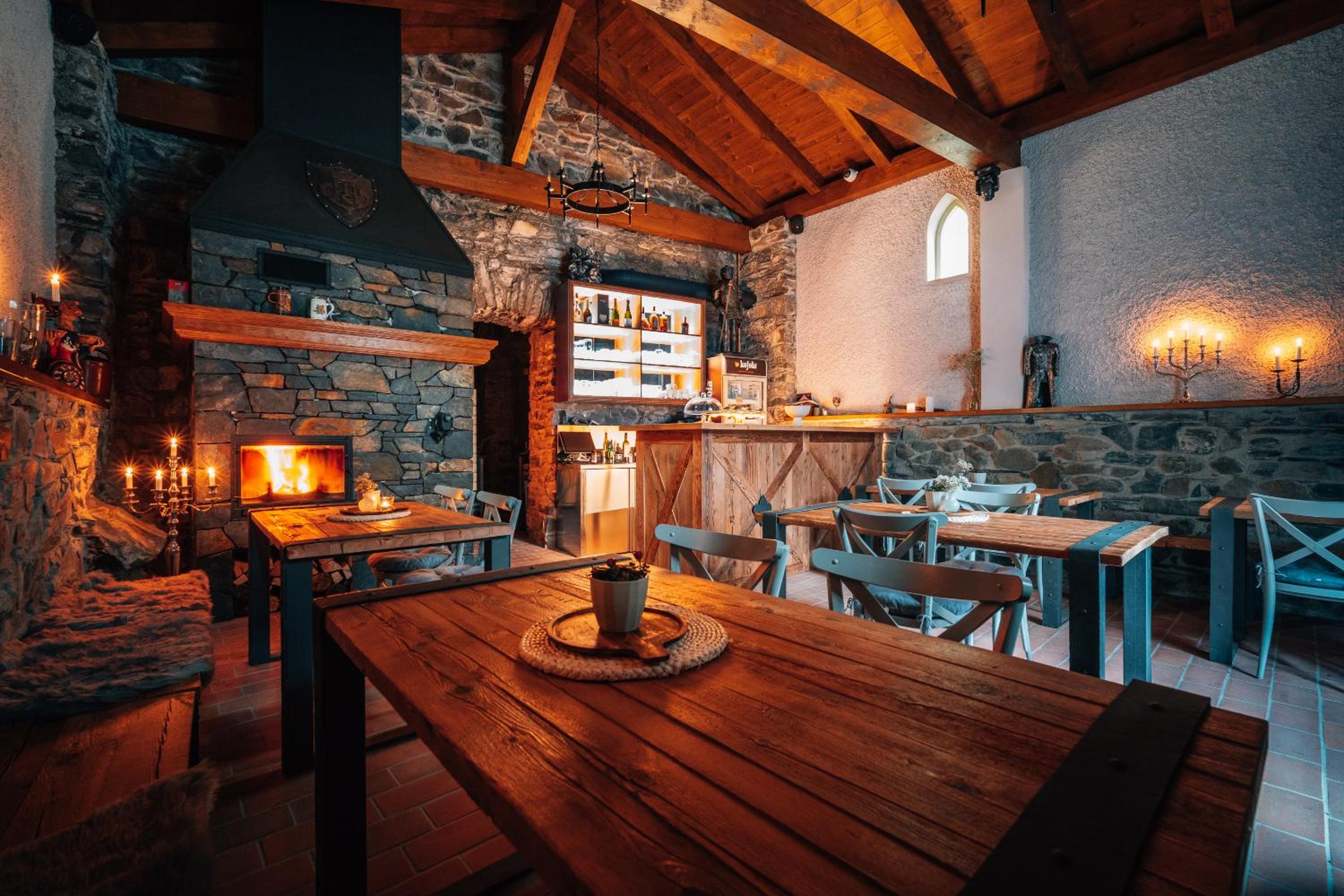Hrad Kunzov Glamping & SPA & Restaurant