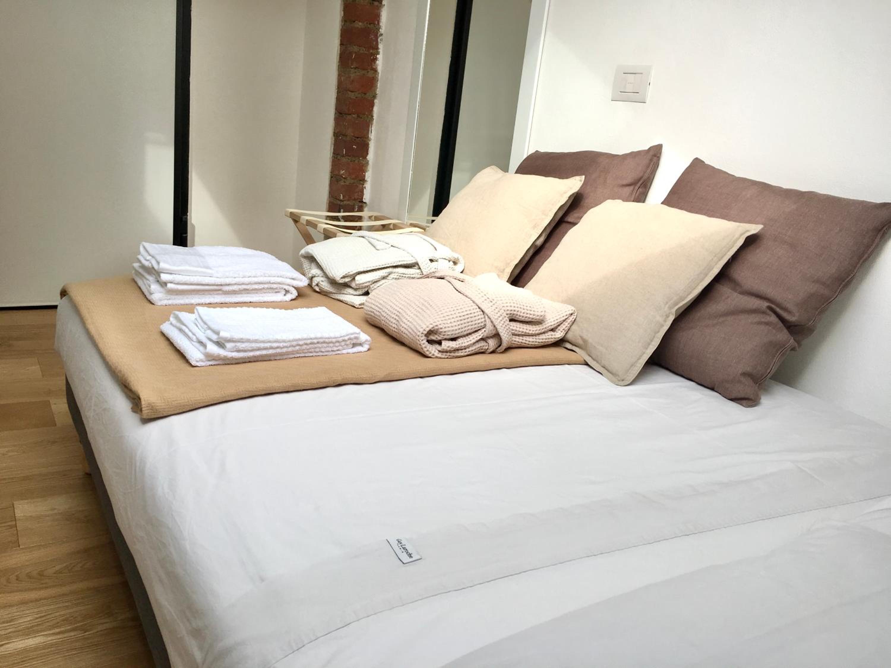 Bright mini studio in the heart of Milan