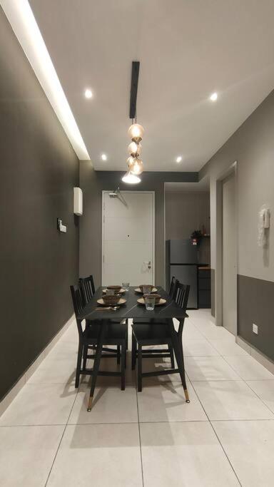 Earth Black Design 2pax 5min