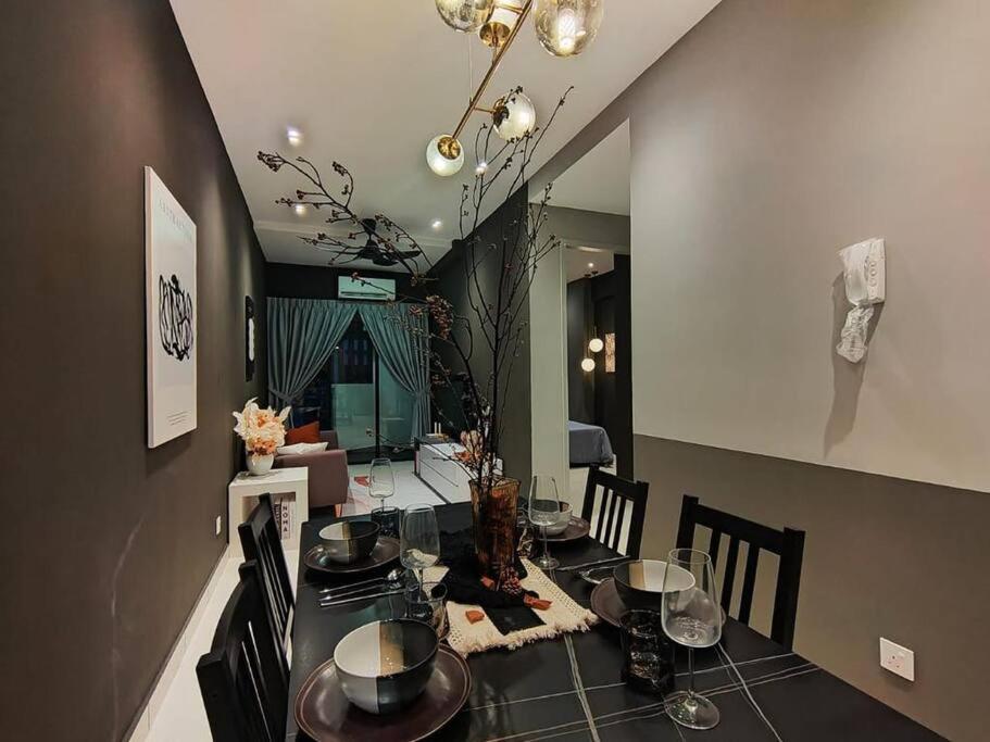 Magic Black Design 4 Pax 5Min To DesaPark City