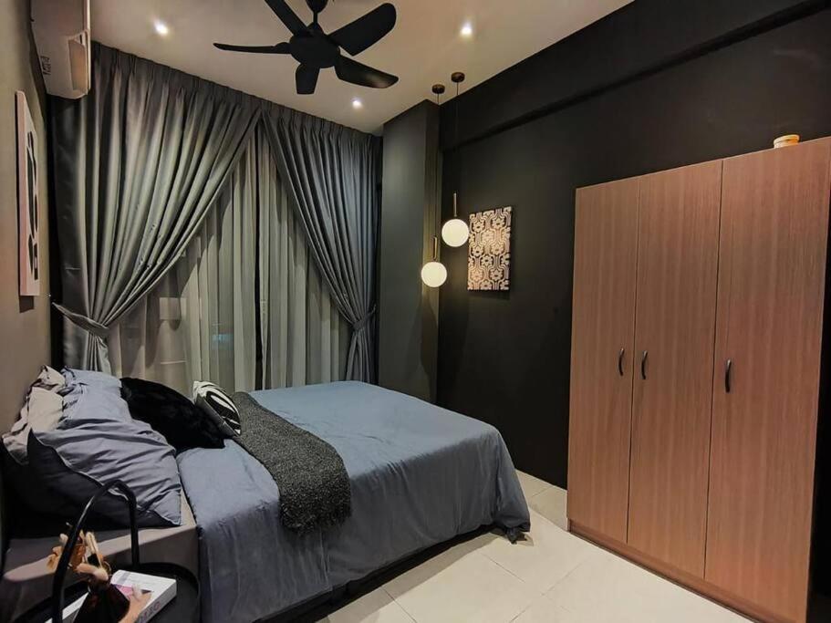 Magic Black Design 4 Pax 5Min To DesaPark City