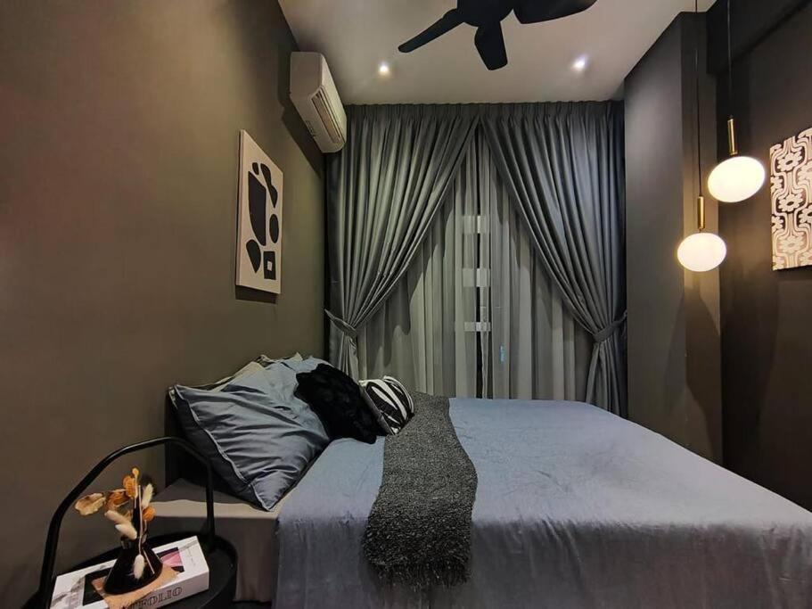 Magic Black Design 4 Pax 5Min To DesaPark City