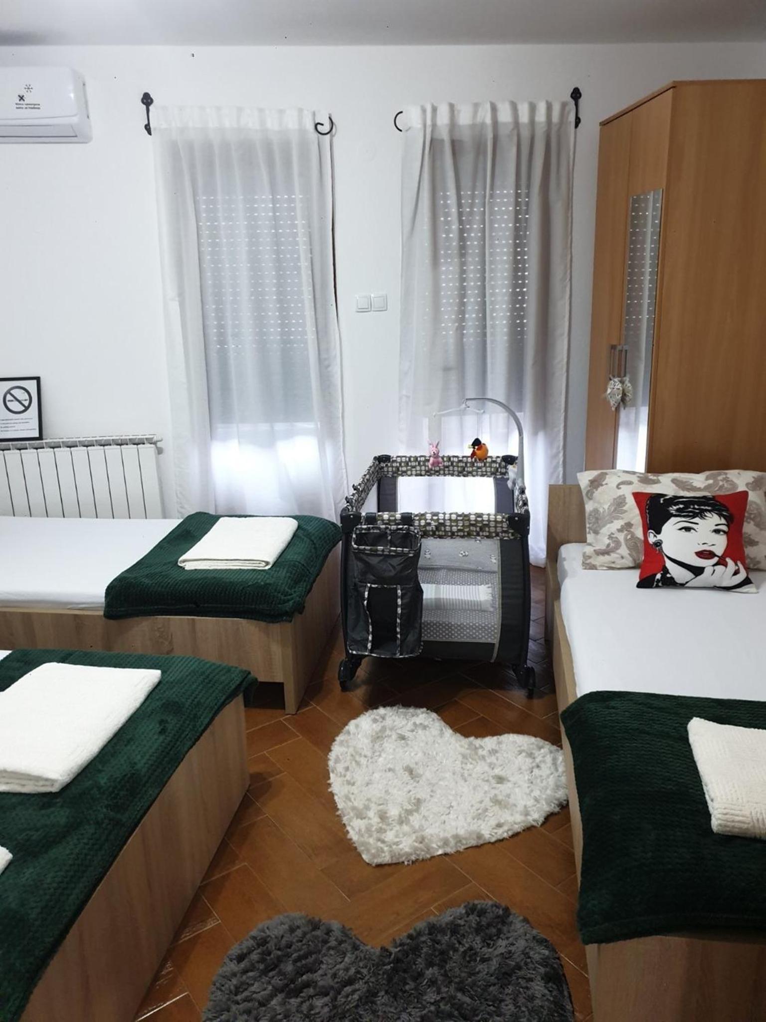 Apartment Božur