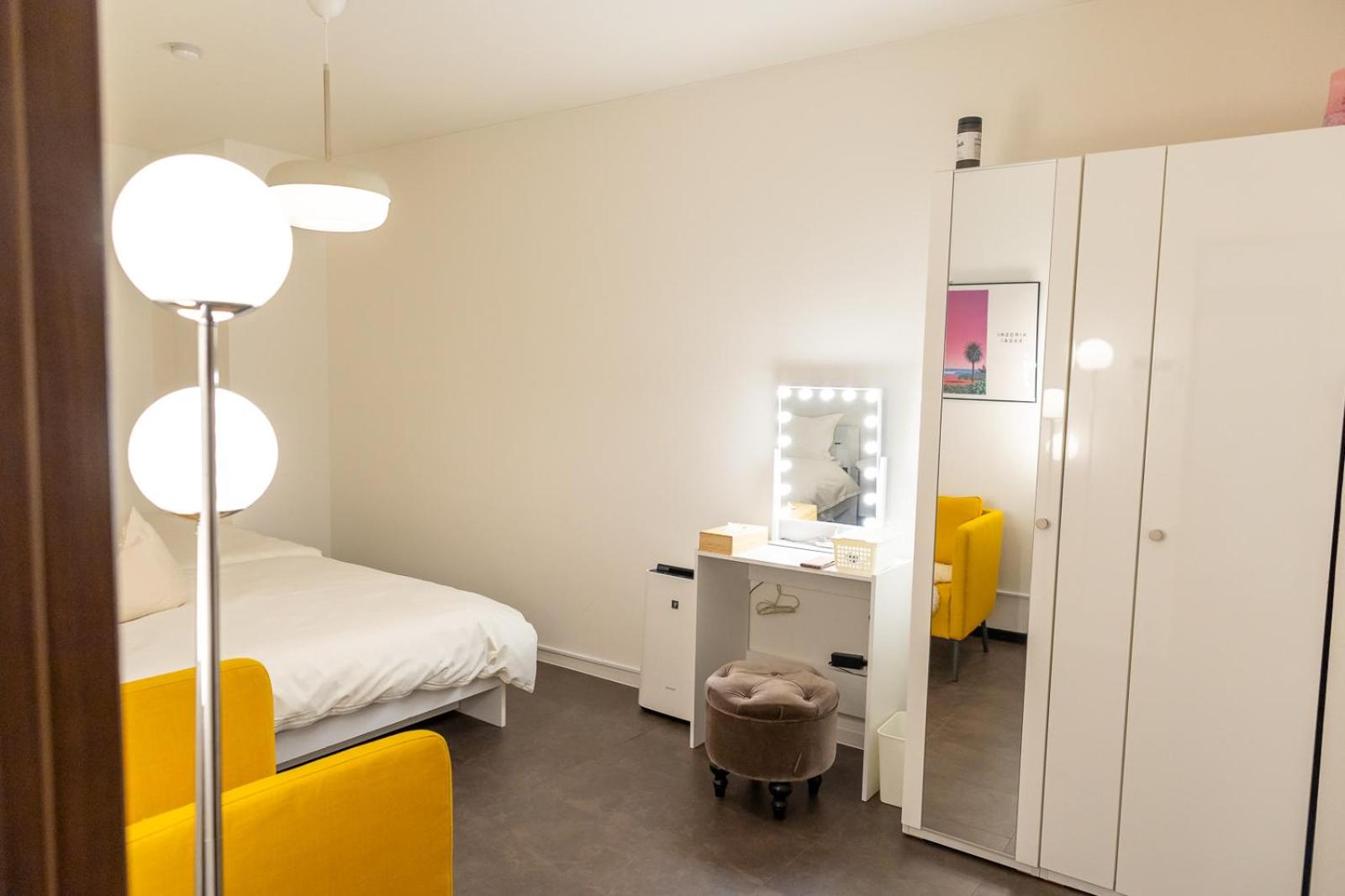 hotel room