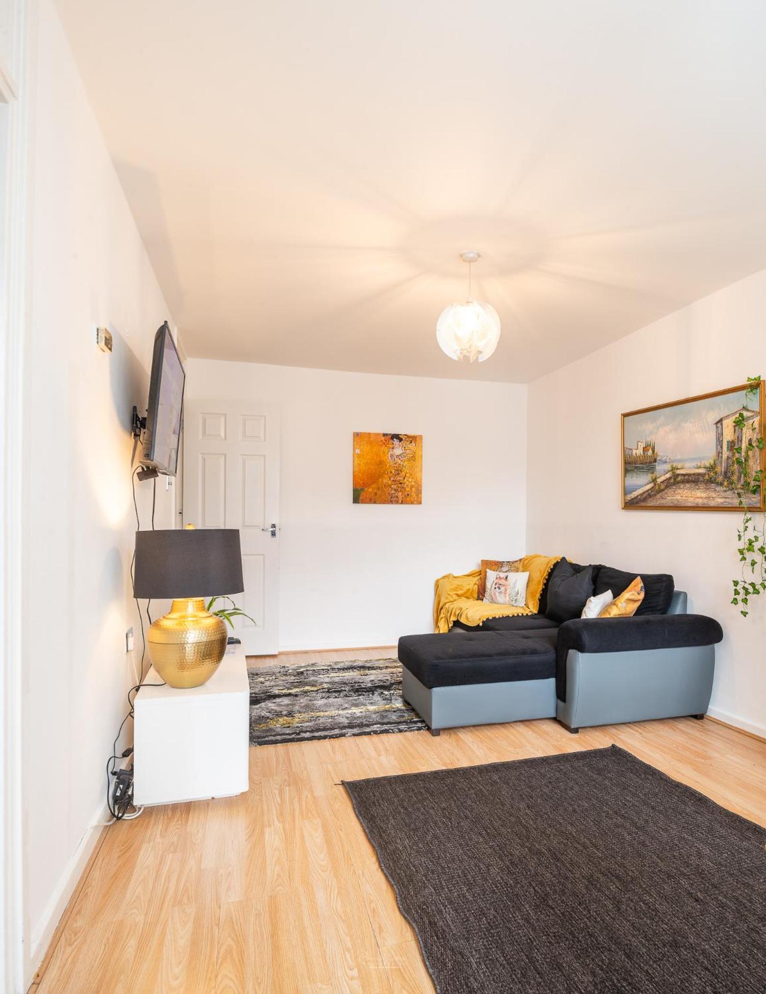 Large 1BR with Sofa Bed near O2, ExCeL and Canning Town, Fast WiFi
